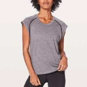 Lululemon Stop Drop & Squat Short Sleeve Heathered Black Currant Size 6